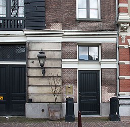 Keizersgracht 493, Ondergevel met ingang