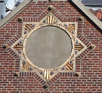 Keizersgracht 313, Ster op geveltop