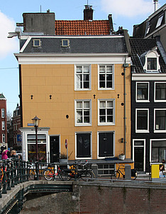 Heisteeg 9, zijgevel aan de Herengracht