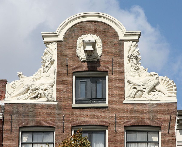 Keizersgracht 695, Geveltop