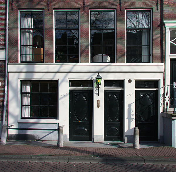 Herengracht 325, ondergevel