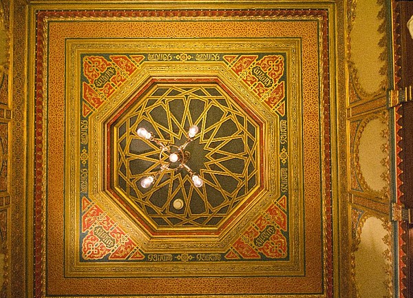 Plafond van de badkamer