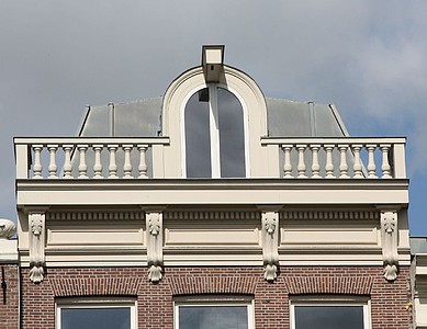 Keizersgracht 701, rechte lijst met balustrade