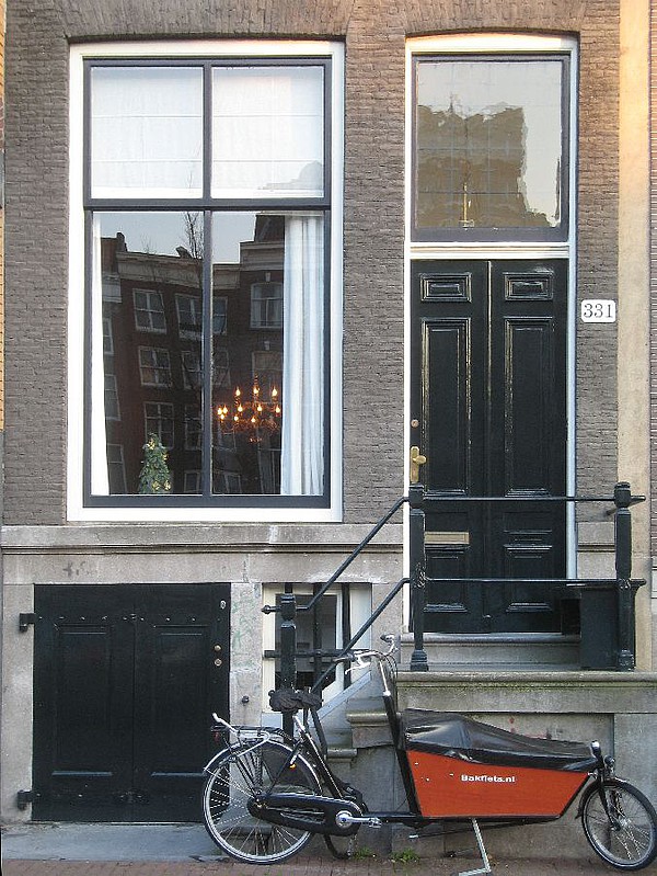 Keizersgracht 331, Voordeur met stoep