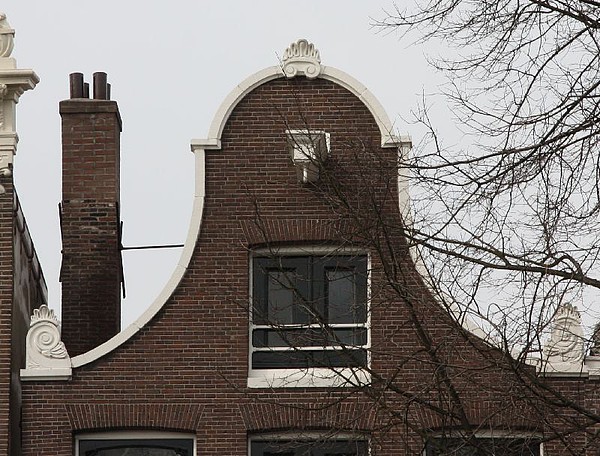 Keizersgracht 156, Klokgevel uit de 19e eeuw