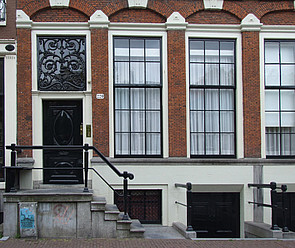 Herengracht 220, ondergevel