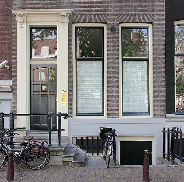 Keizersgracht 288, Voordeur met stoep