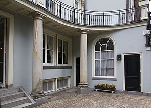 Herengracht 502 Achterzijde met de kolommen onder het ronde balkon