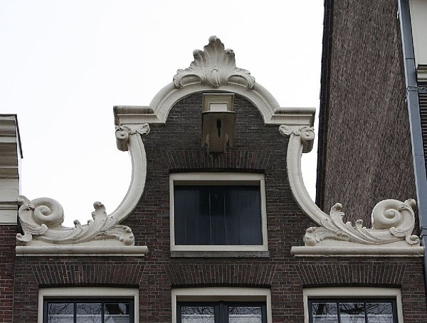 Keizersgracht 9 geveltop