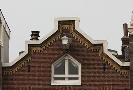 Keizersgracht 140, Geveltop