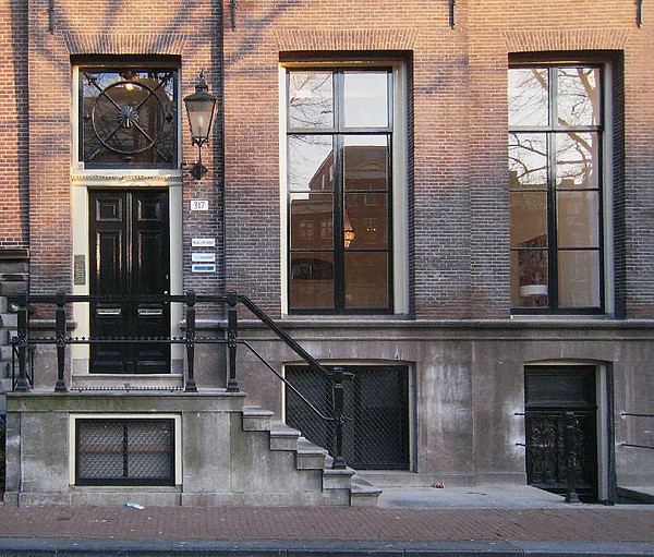 Keizersgracht 317, voordeur met stoep