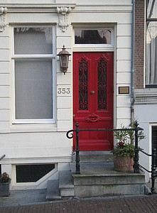 Keizersgracht 353, Voordeur met stoep