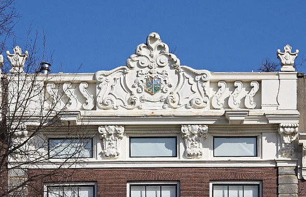 Keizersgracht 265, Rechte lijst met attiek