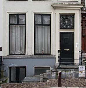 Keizersgracht 202, Ondergevel met stoep