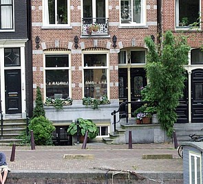 Herengracht 3 ondergevel