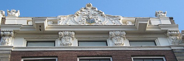 Keizersgracht 265, Rechte lijst met attiek