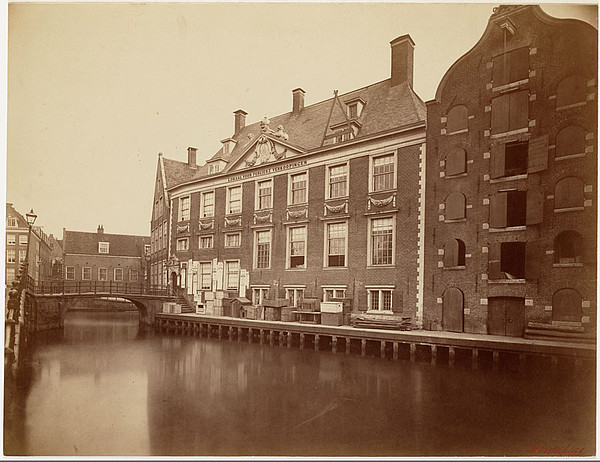 Grimburgwal Heerenlogement zijde 1874