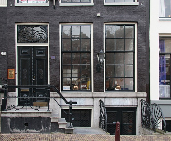 Keizersgracht 206, Ondergevel met stoep