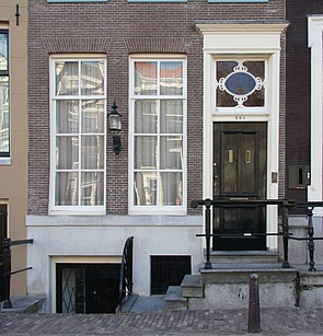 Keizersgracht 260, Voordeur met stoep