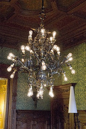 Hangende lamp in de vergaderzaal, Herengracht 380