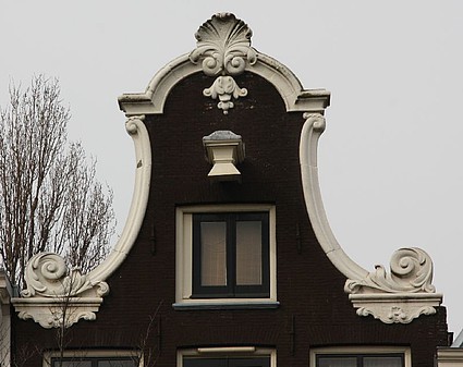 Keizersgracht 116, Klokgevel