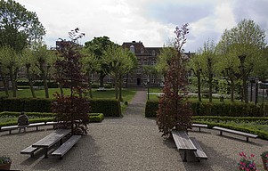 Nieuwe Herengracht 18, Tuin van de Corvershof en de andere hofjes